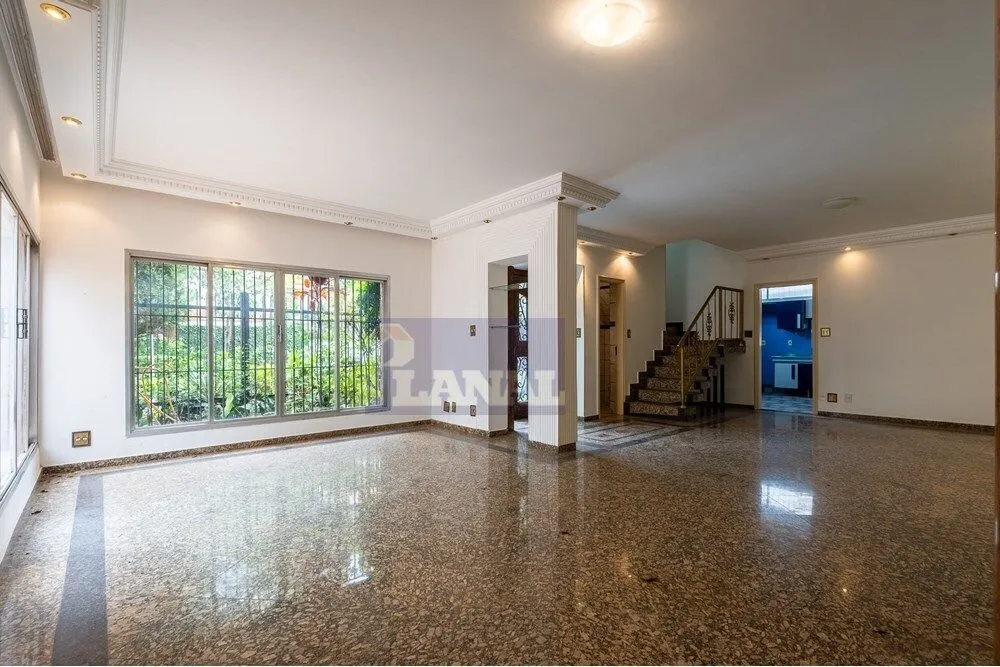 Sobrado, 3 quartos, 261 m² - Foto 1