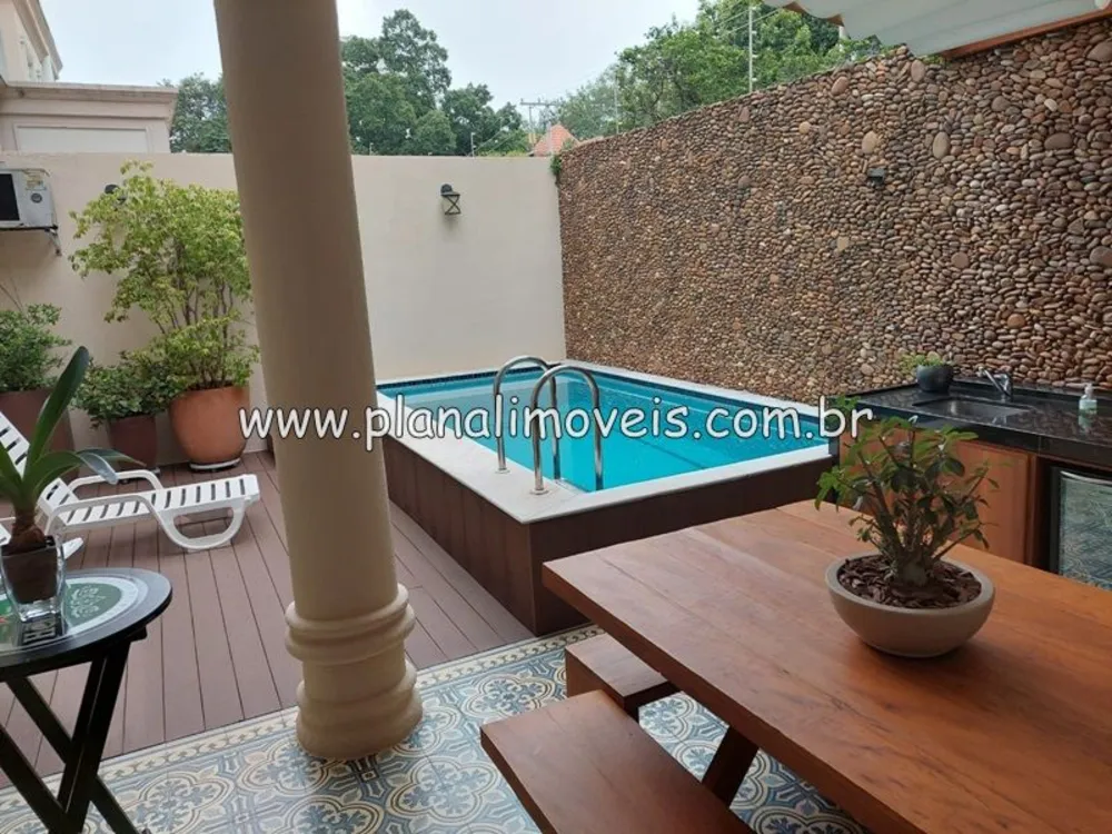 Sobrado, 2 quartos, 289 m² - Foto 1
