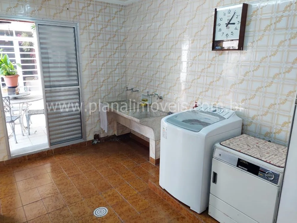 Sobrado, 4 quartos, 323 m² - Foto 1