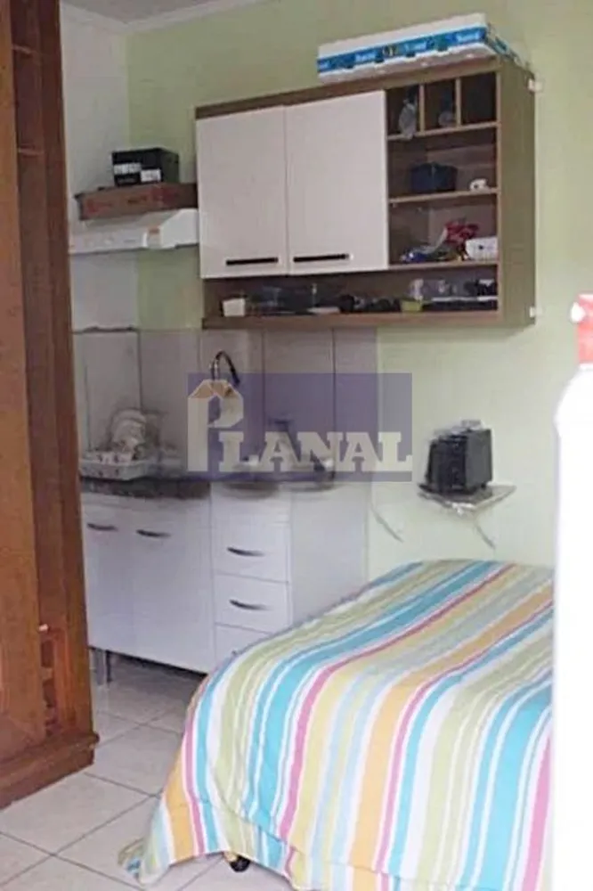 Sobrado, 10 quartos, 185 m² - Foto 2