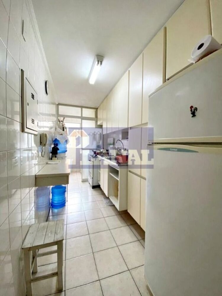 Apartamento à venda com 3 quartos, 121m² - Foto 2