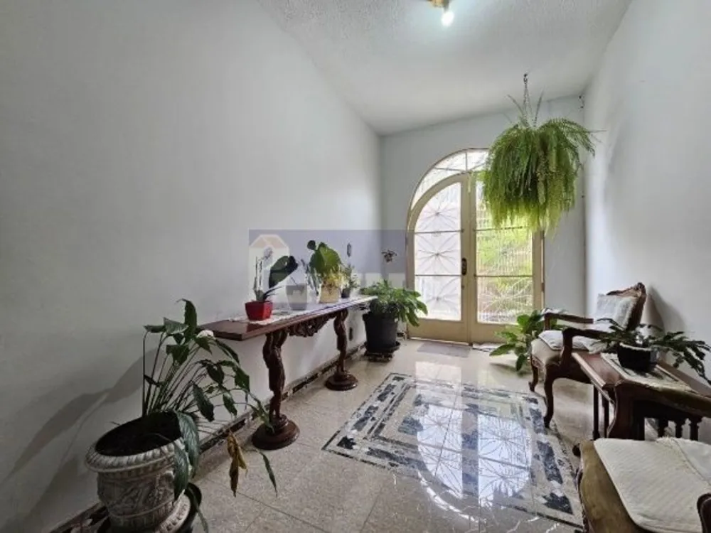 Casa, 5 quartos, 195 m² - Foto 2