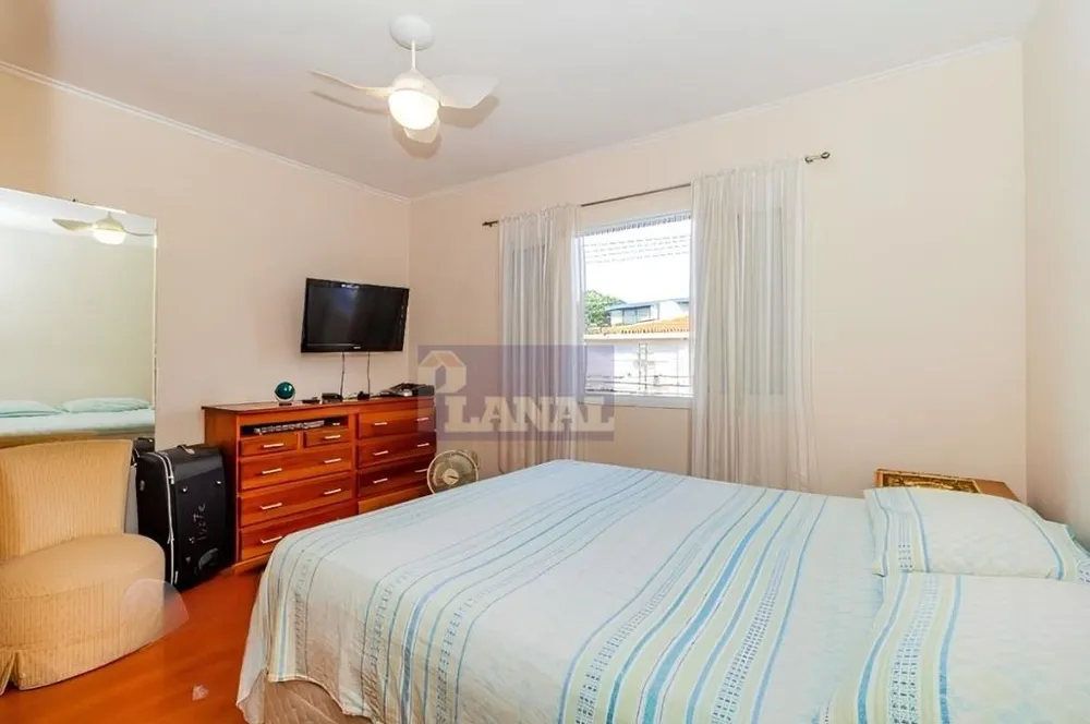 Sobrado, 4 quartos, 223 m² - Foto 1