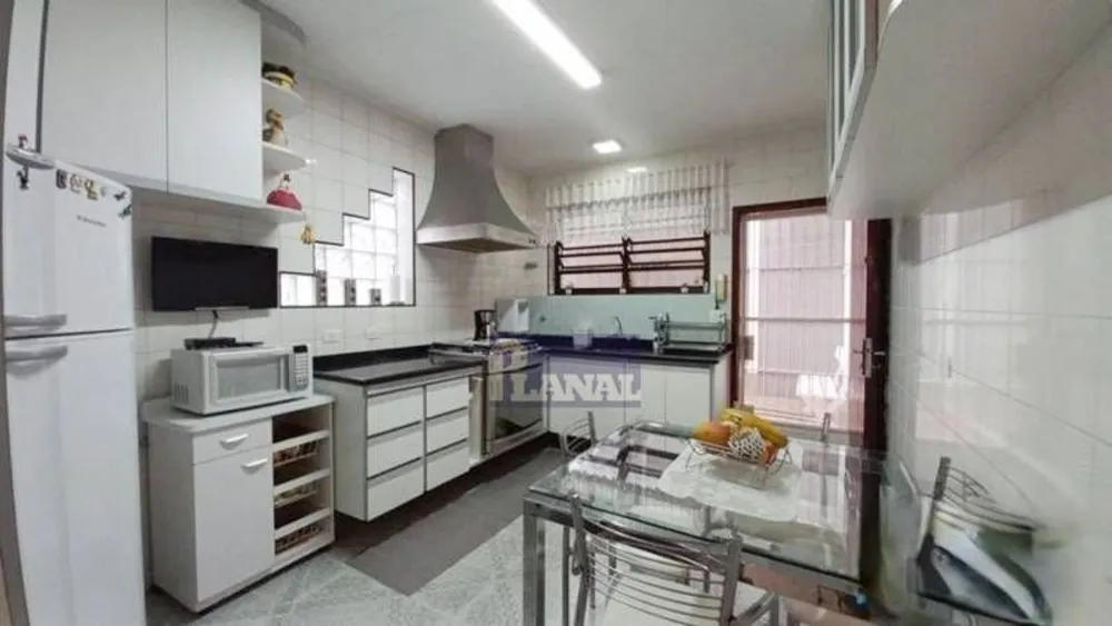 Sobrado, 3 quartos, 200 m² - Foto 8