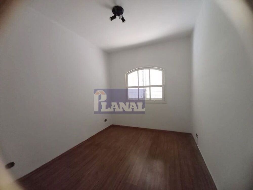 Casa à venda e aluguel com 3 quartos, 194m² - Foto 4