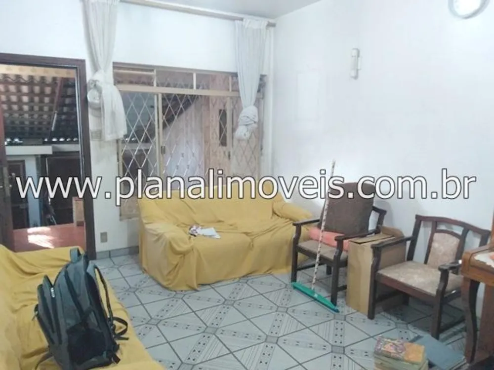 Casa, 3 quartos, 248 m² - Foto 1