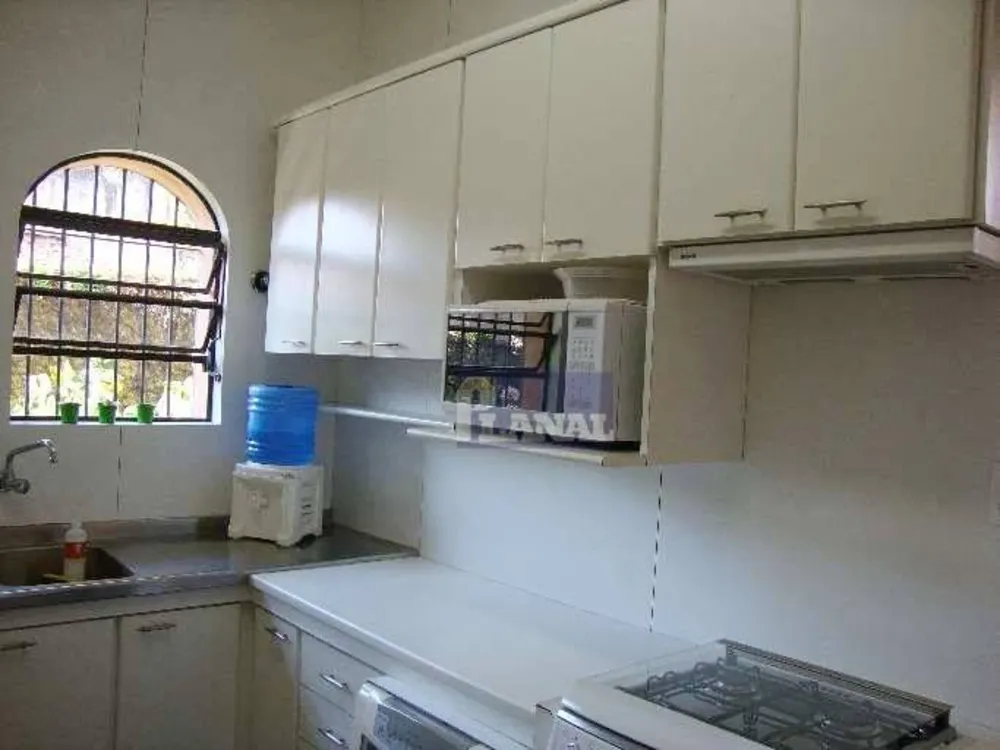 Casa, 4 quartos, 240 m² - Foto 11