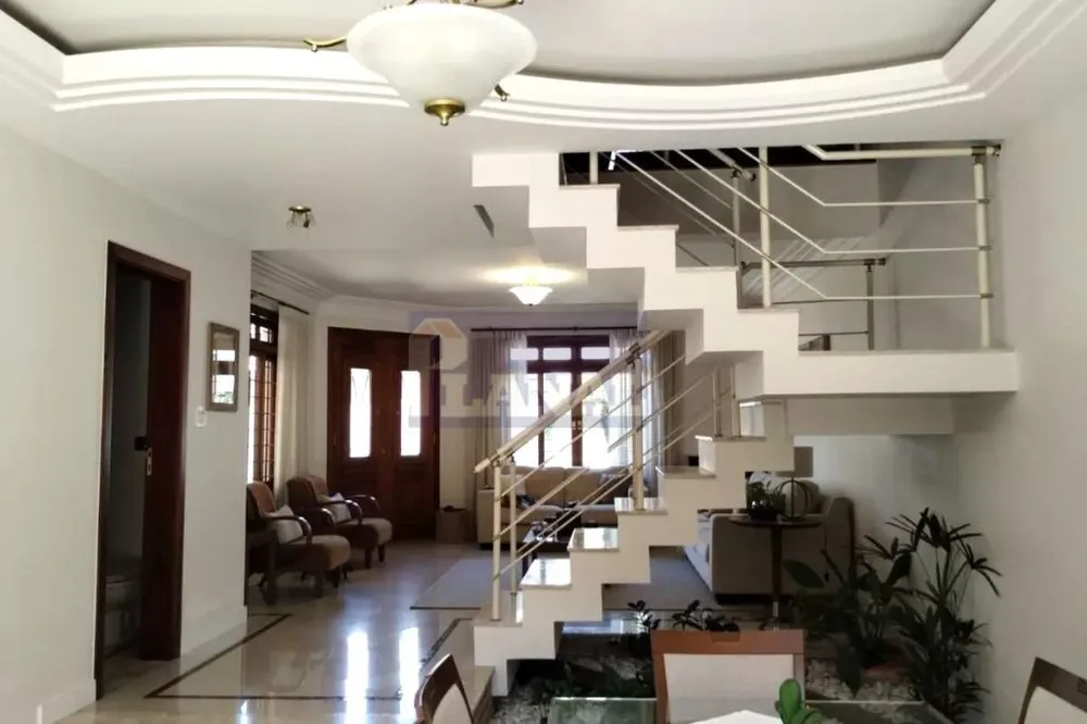 Sobrado, 3 quartos, 199 m² - Foto 1