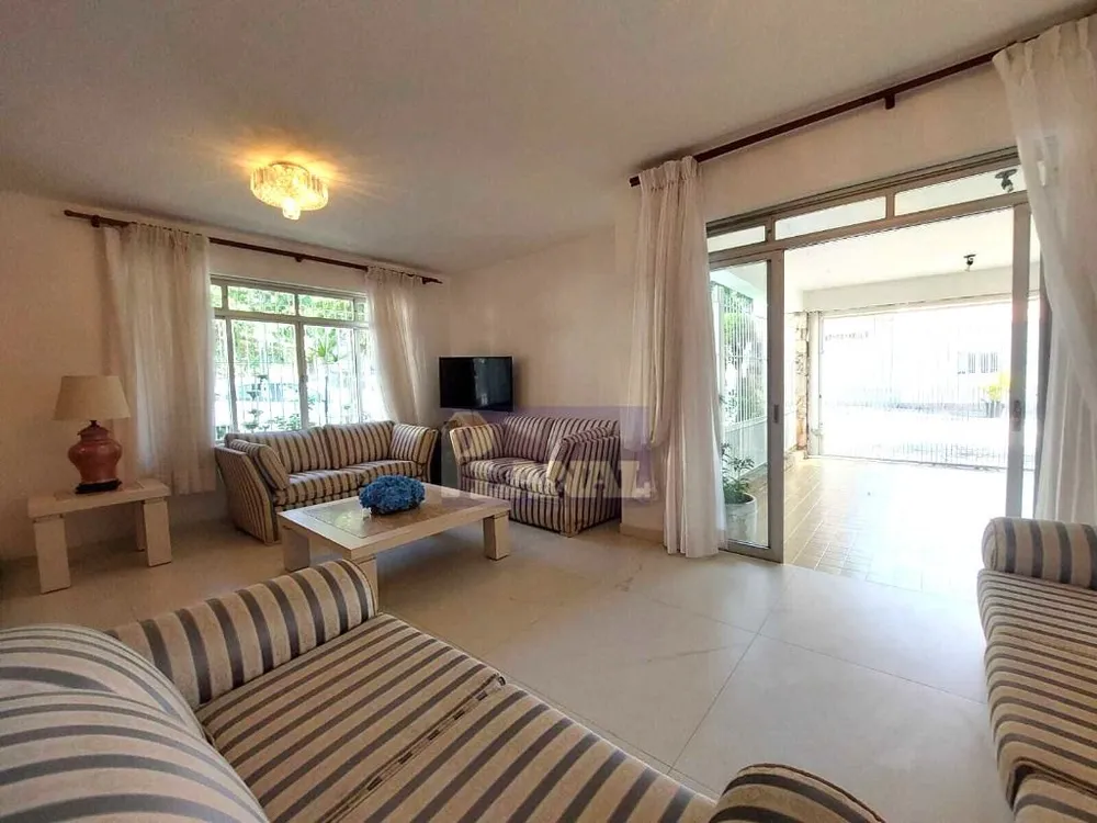 Sobrado, 3 quartos, 257 m² - Foto 1
