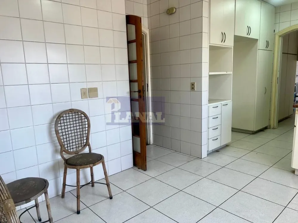 Apartamento, 3 quartos, 224 m² - Foto 1