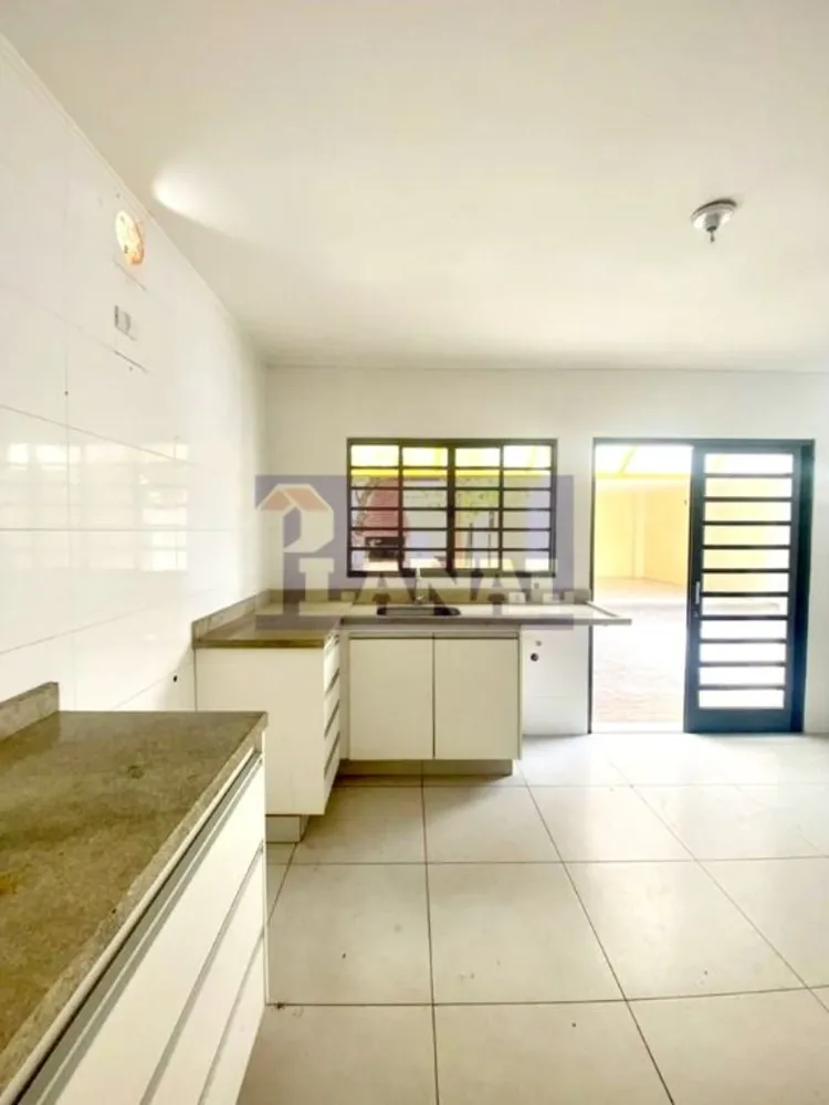 Sobrado, 6 quartos, 224 m² - Foto 3