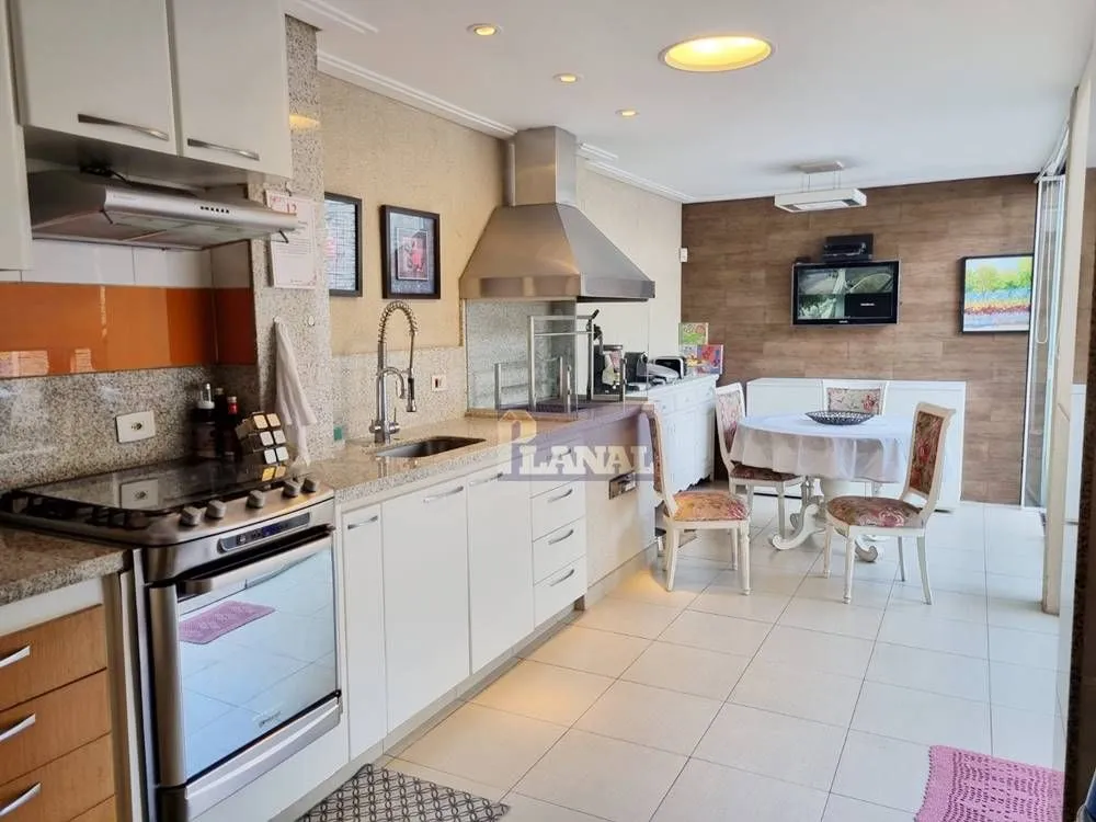 Sobrado, 3 quartos, 254 m² - Foto 4