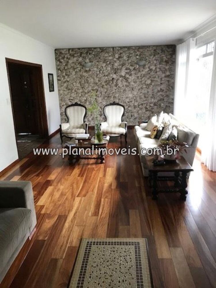 Casa, 3 quartos, 252 m² - Foto 1