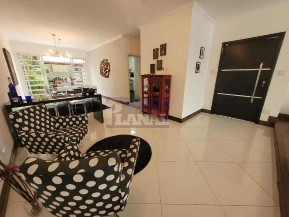 Sobrado, 3 quartos, 340 m² - Foto 1