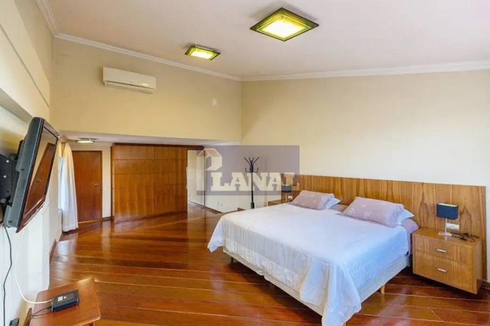 Sobrado, 3 quartos, 525 m² - Foto 1