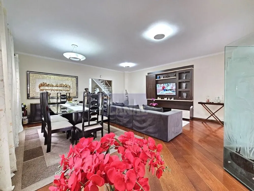 Sobrado, 4 quartos, 227 m² - Foto 1