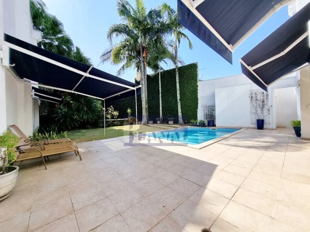 Sobrado, 8 quartos, 1000 m² - Foto 1
