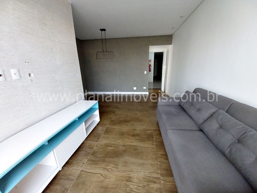 Apartamento à venda com 2 quartos, 70m² - Foto 2