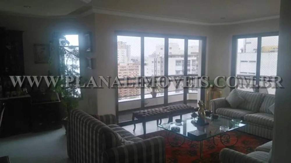 Apartamento, 3 quartos, 230 m² - Foto 1