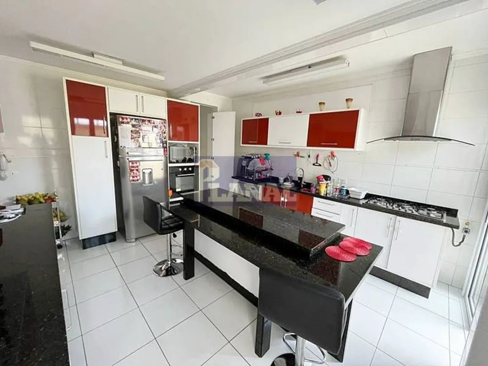 Sobrado, 3 quartos, 324 m² - Foto 2