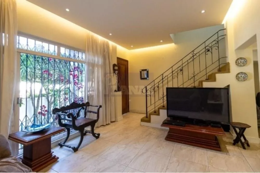 Sobrado à venda com 4 quartos, 205m² - Foto 2