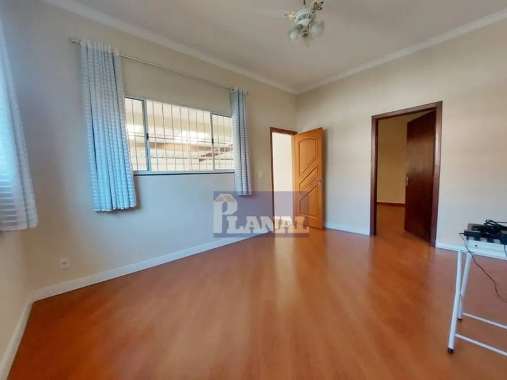 Casa, 3 quartos, 190 m² - Foto 2