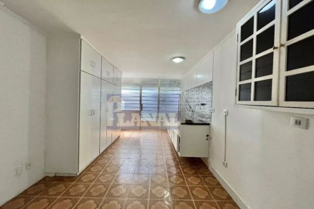 Sobrado à venda e aluguel com 4 quartos, 198m² - Foto 4