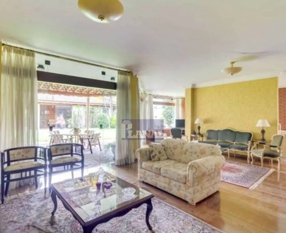 Sobrado, 4 quartos, 303 m² - Foto 1