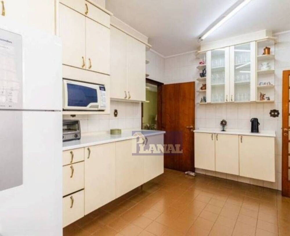 Sobrado, 4 quartos, 303 m² - Foto 1