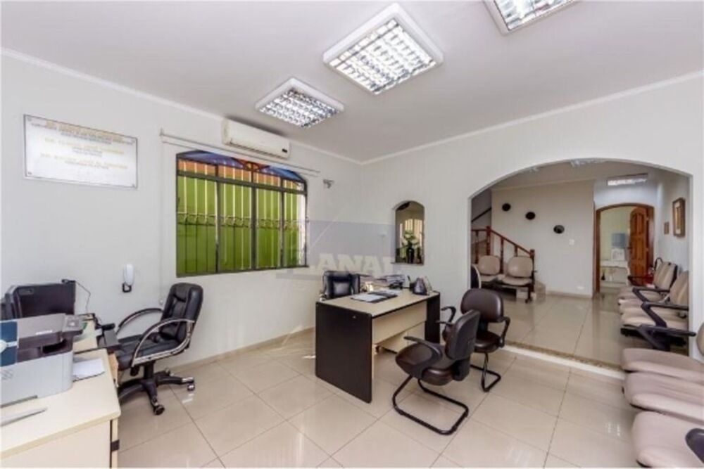 Sobrado, 3 quartos, 261 m² - Foto 1