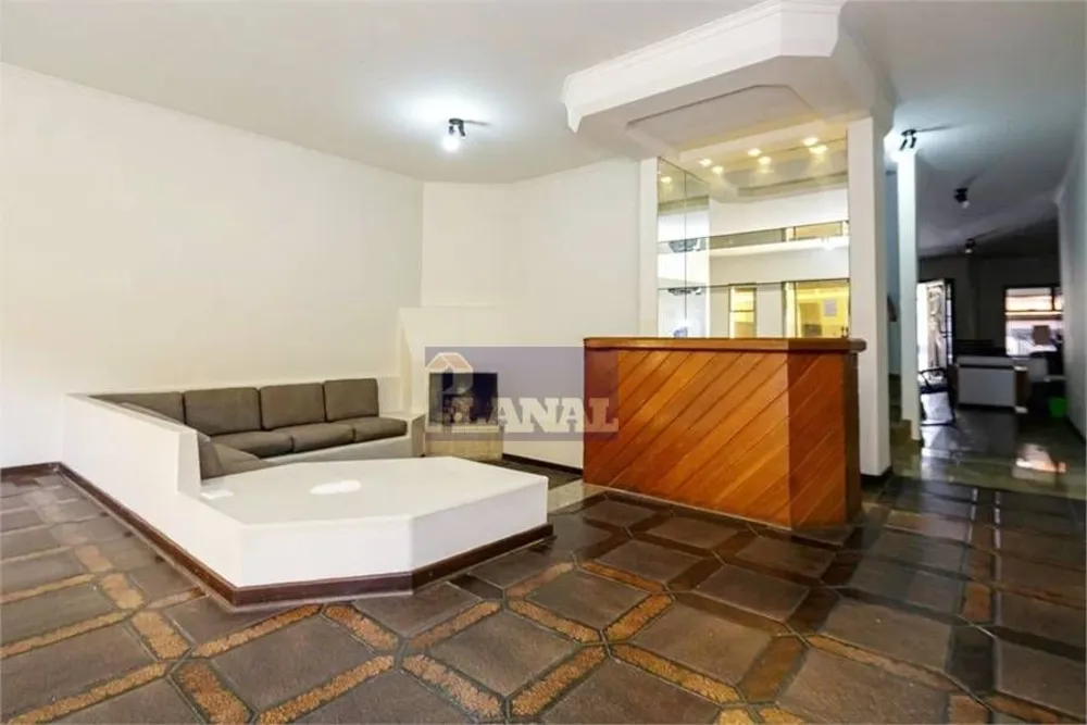 Sobrado, 5 quartos, 489 m² - Foto 1