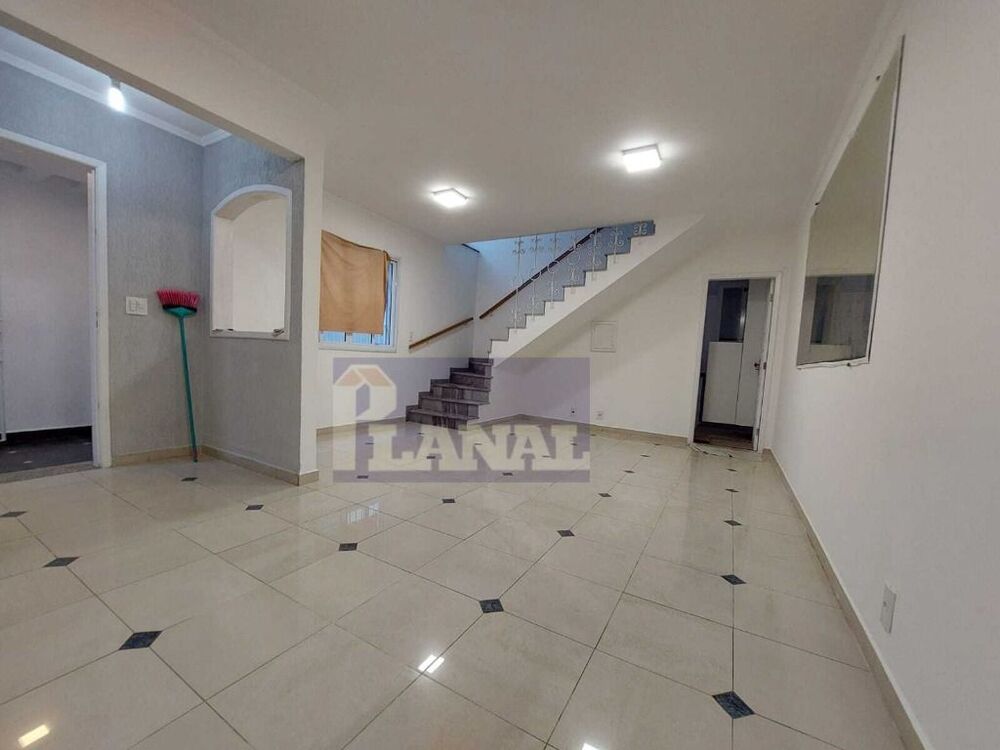 Sobrado para alugar com 3 quartos, 159m² - Foto 1