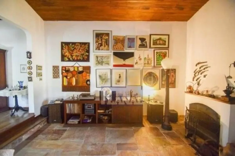 Casa, 4 quartos, 262 m² - Foto 1