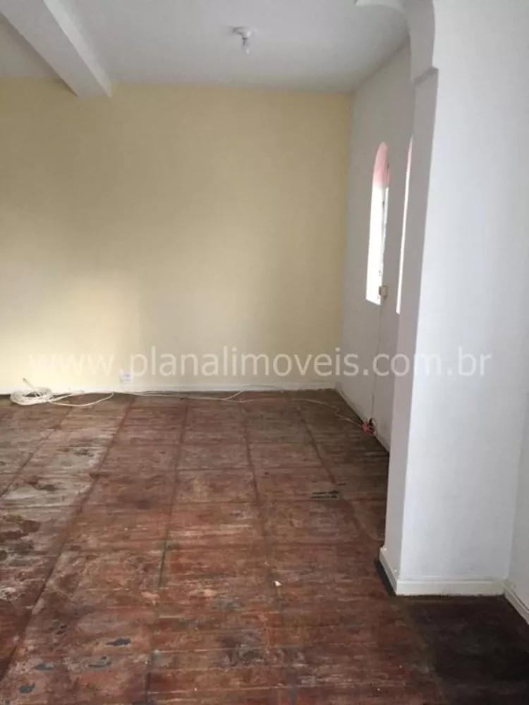 Casa à venda com 3 quartos, 202m² - Foto 2