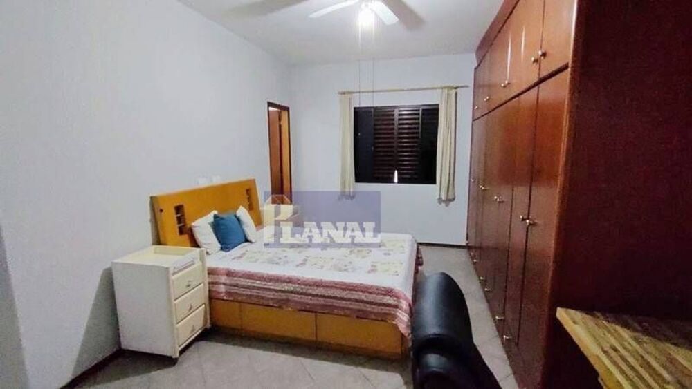 Casa, 3 quartos, 200 m² - Foto 2