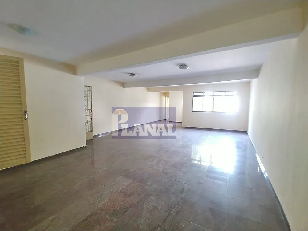 Sobrado, 3 quartos, 263 m² - Foto 2