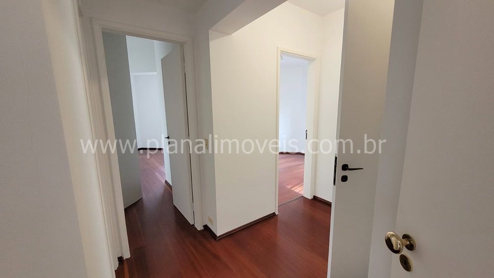 Apartamento à venda com 3 quartos, 130m² - Foto 2