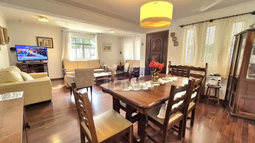 Sobrado, 4 quartos, 196 m² - Foto 1