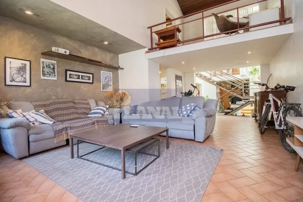 Sobrado, 4 quartos, 390 m² - Foto 1