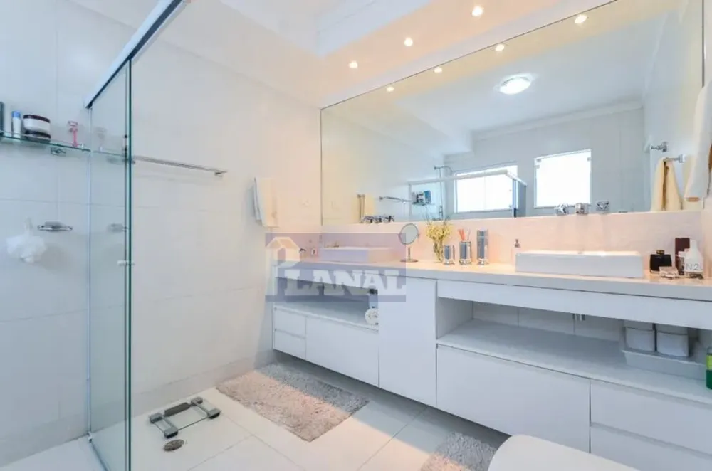 Sobrado, 3 quartos, 352 m² - Foto 1
