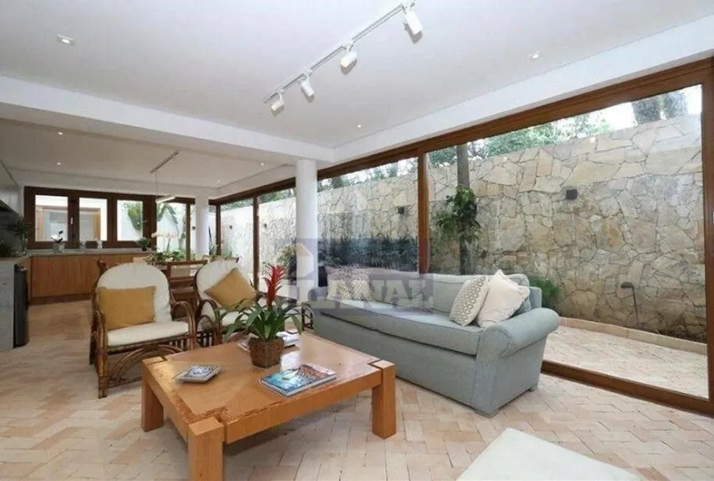 Sobrado, 3 quartos, 427 m² - Foto 1