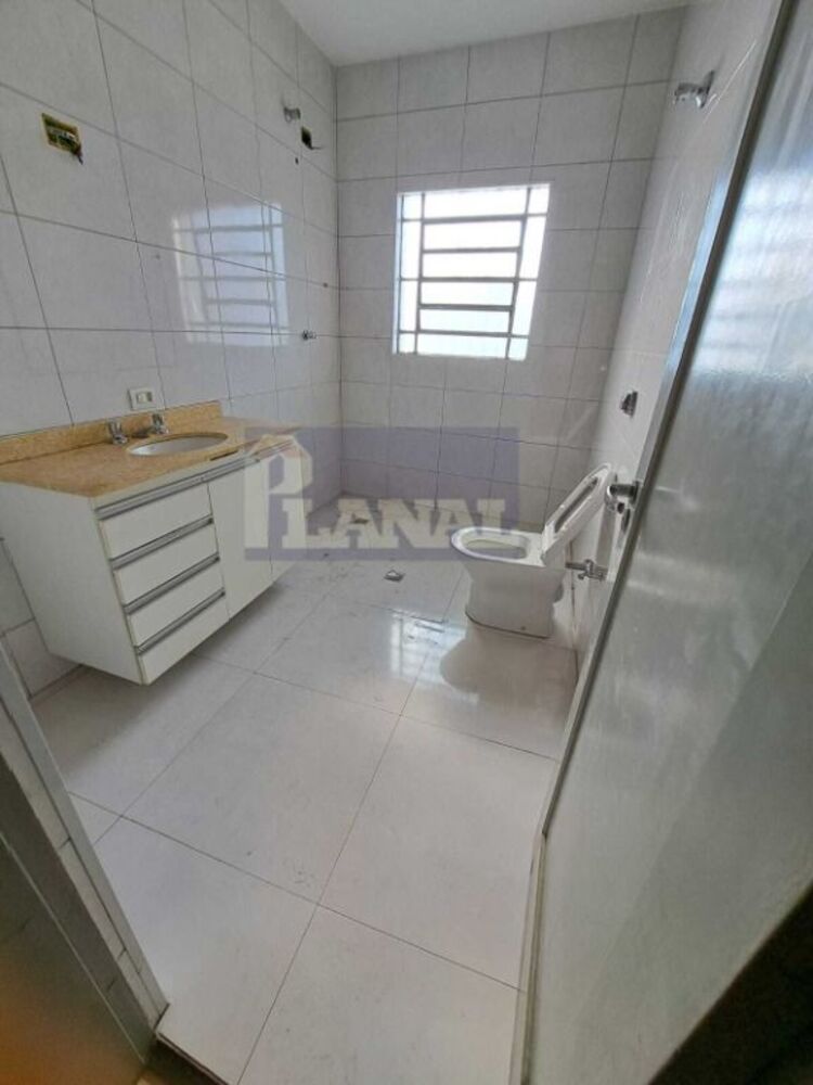 Sobrado à venda e aluguel com 4 quartos, 230m² - Foto 6