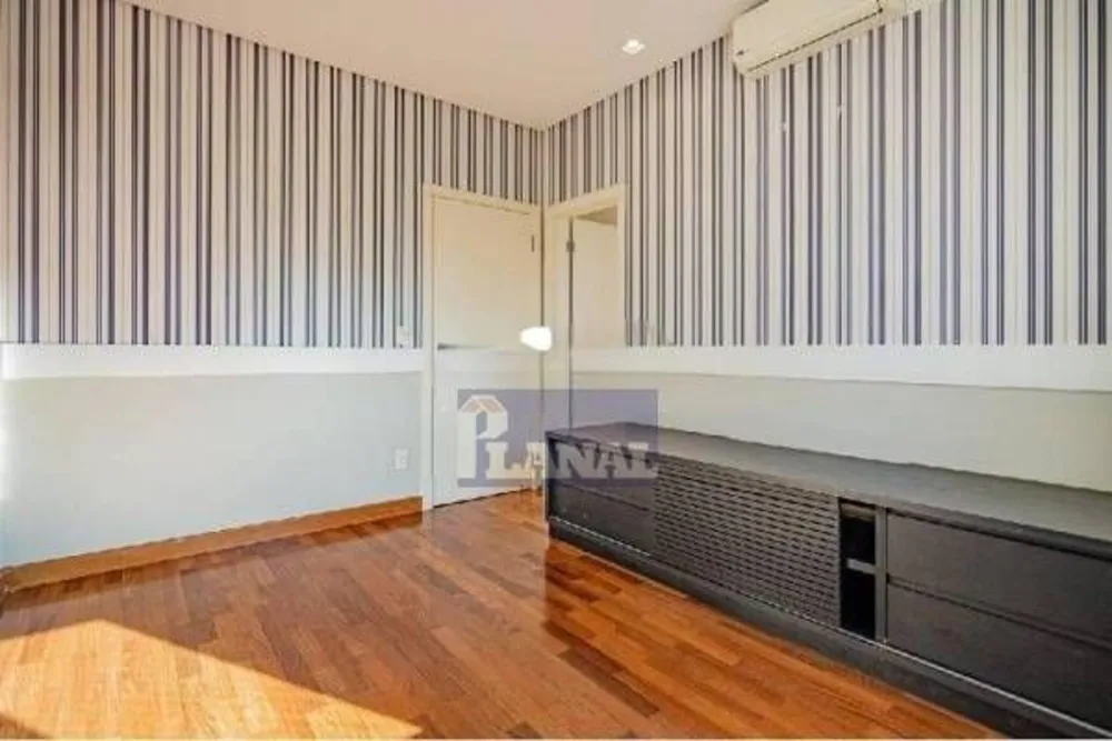 Apartamento, 3 quartos, 217 m² - Foto 1