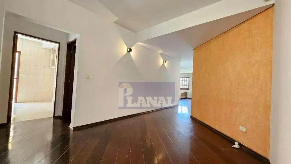 Sobrado, 3 quartos, 303 m² - Foto 1