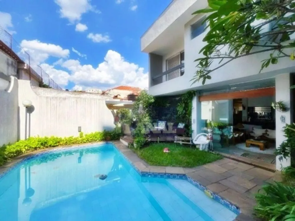 Sobrado, 3 quartos, 295 m² - Foto 1