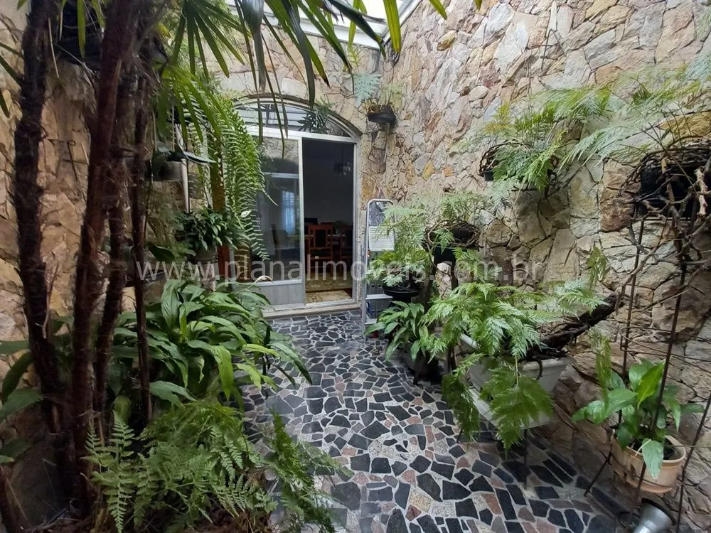 Sobrado, 3 quartos, 310 m² - Foto 2
