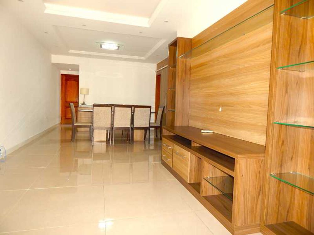 Apartamento à venda com 3 quartos, 123m² - Foto 2