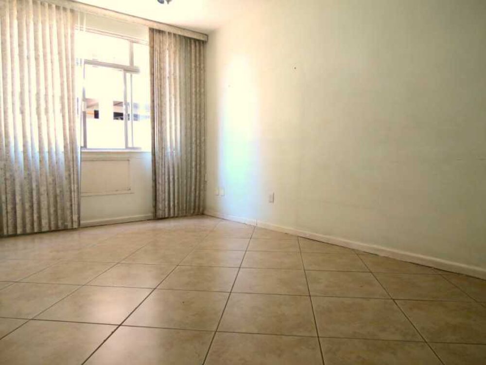Apartamento à venda com 2 quartos, 84m² - Foto 2