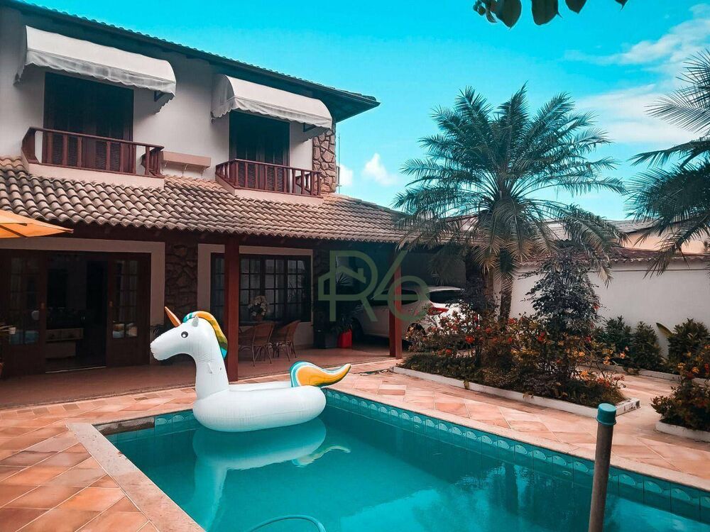 Sobrado à venda com 5 quartos, 303M2 - Foto 1