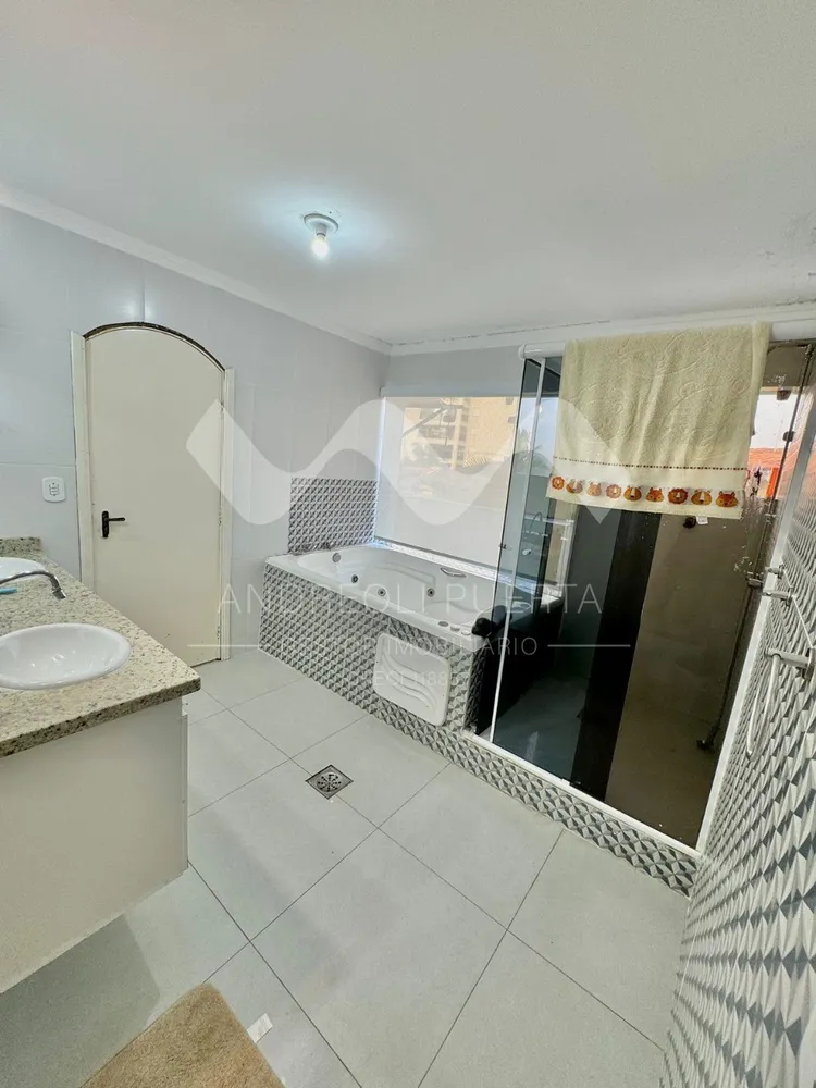 Sobrado, 6 quartos, 454 m² - Foto 1